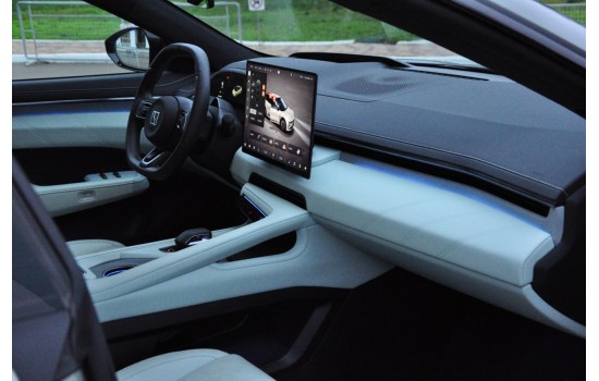 ZEEKR 001 You Green 2024