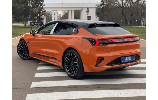 ZEEKR 001 YOU Orange 2024