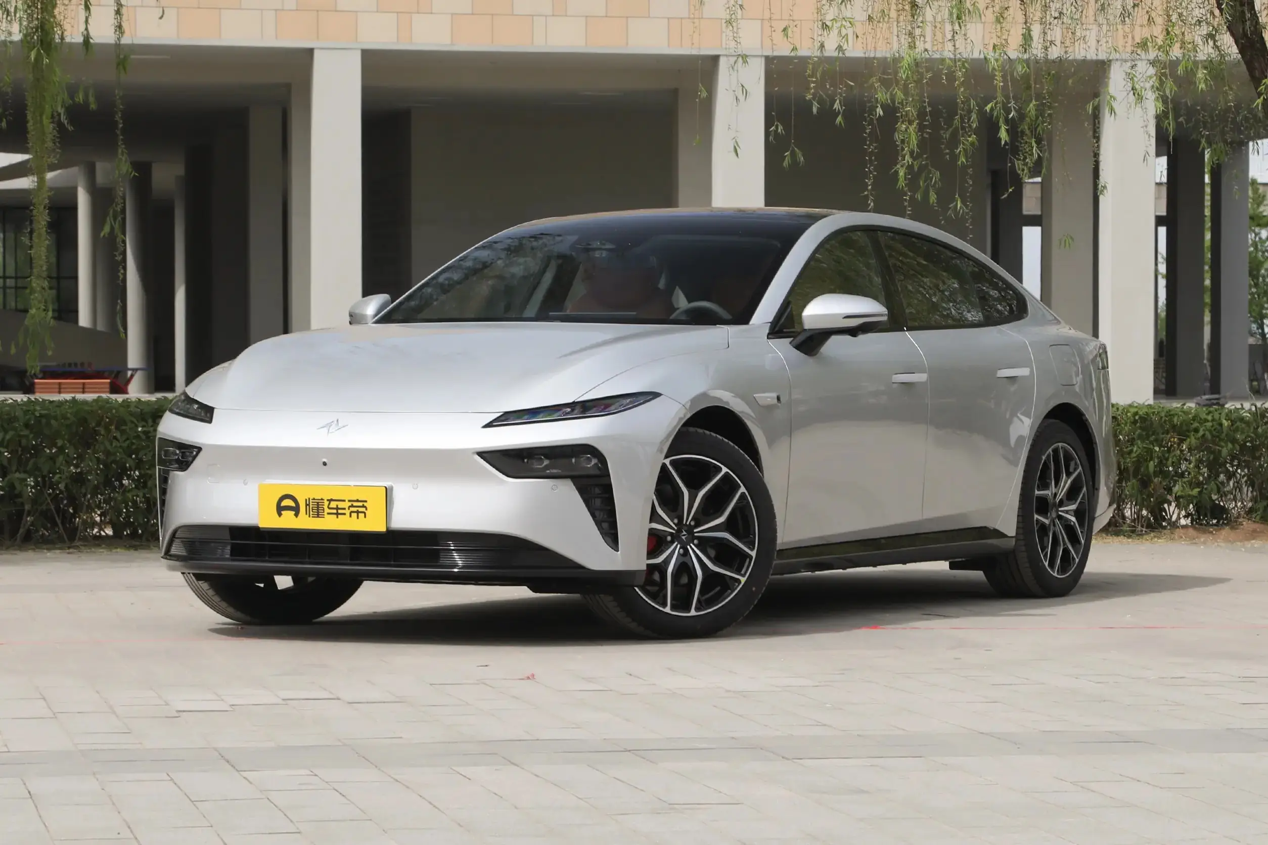 Dongfeng — китайський бренд електромобілів нового покоління