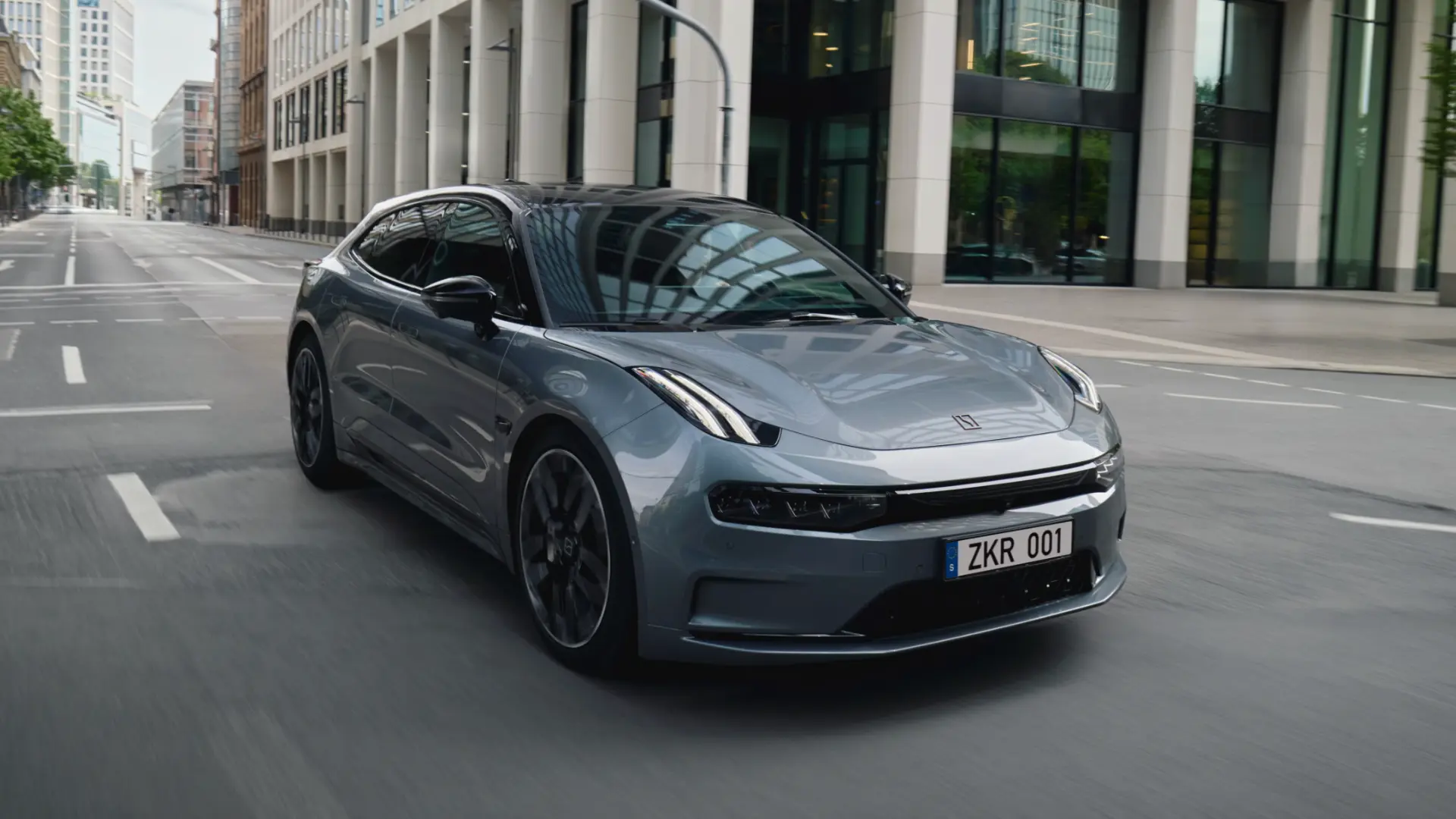 Dongfeng vs ZEEKR — порівняння електромобілів