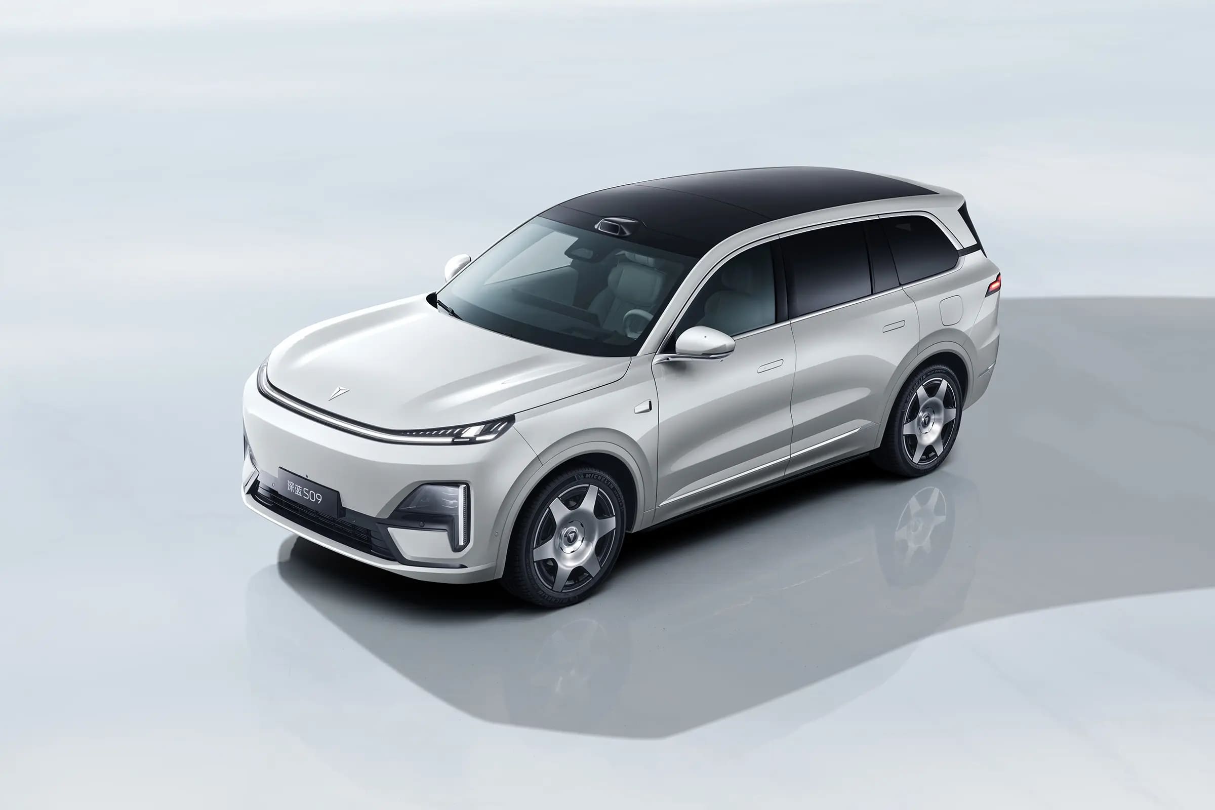 Deepal S09 4WD Ultra, 2025, пробіг 9 тисяч км. Екстер'єр