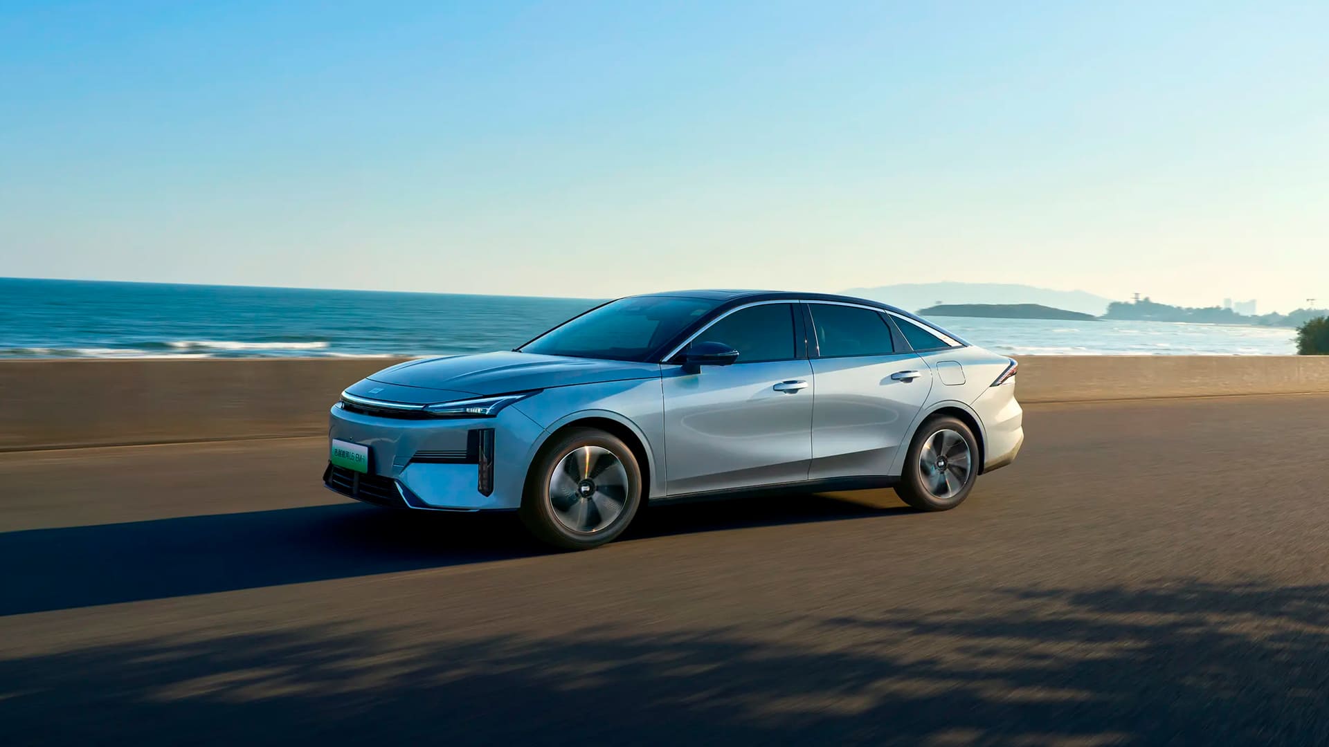 Geely Galaxy L6 EM-i DHT. Екстер'єр