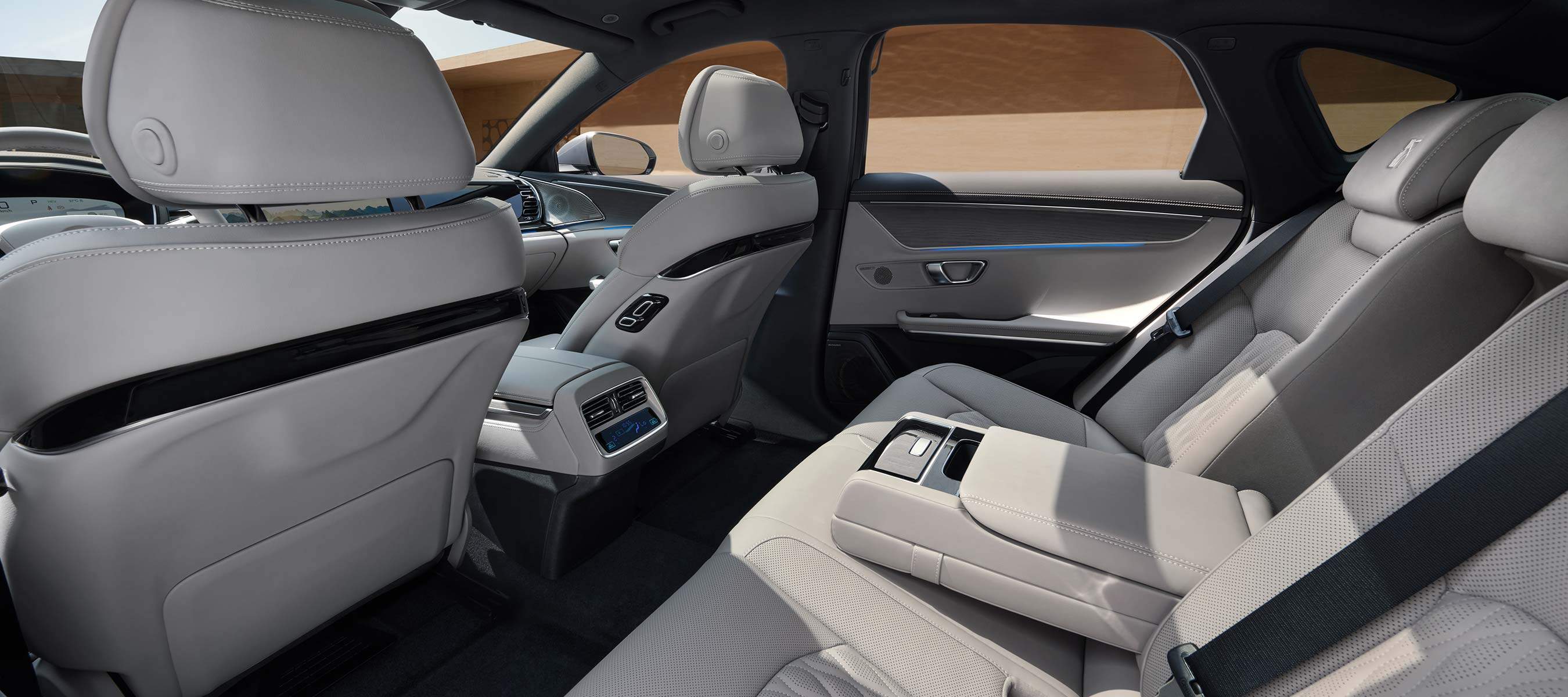 BYD Han DM-i. Інтер'єр і комфорт