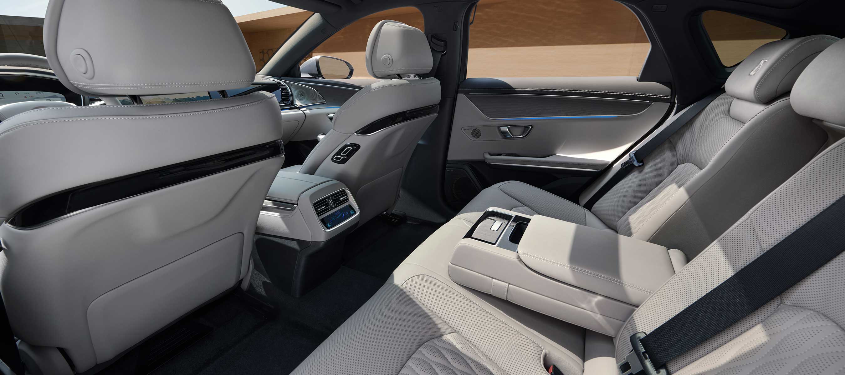 BYD Han EV. Інтер'єр і комфорт