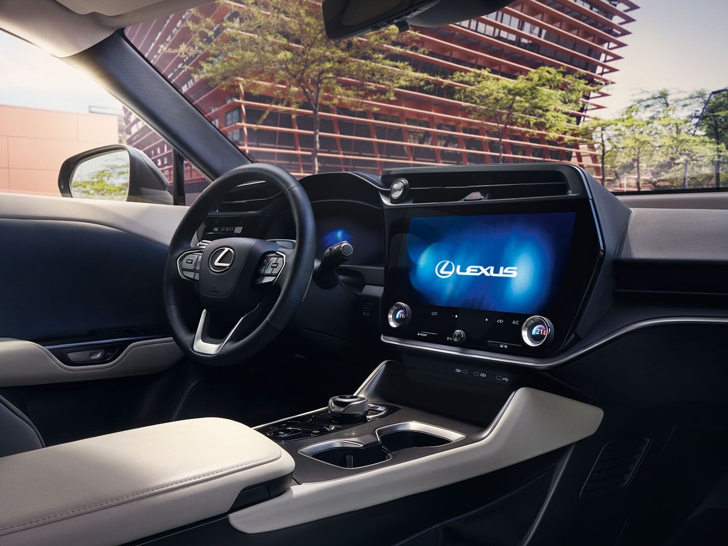 Lexus RZ450e. Інтер'єр і комфорт