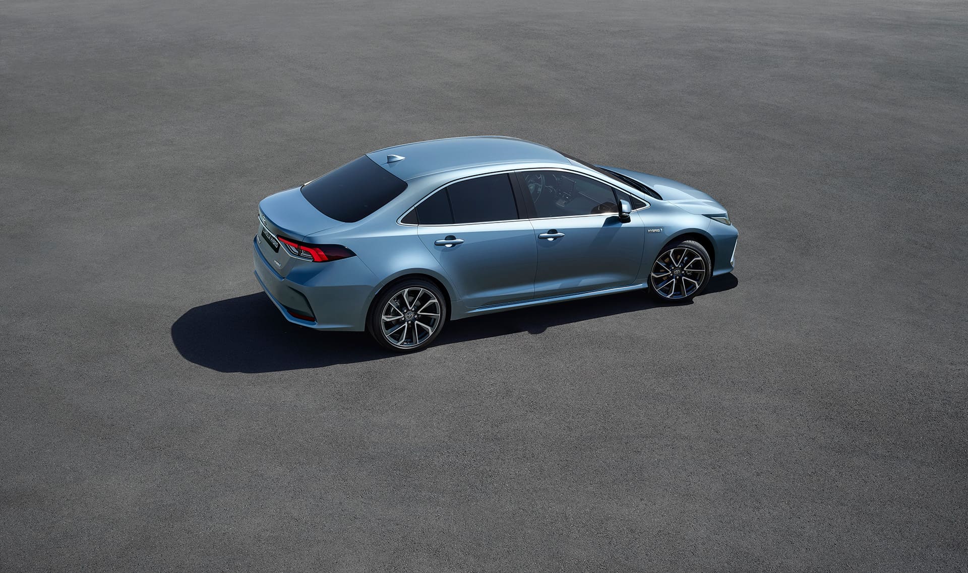 Toyota Corolla 1.8L HEV. Экстерьер
